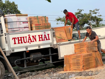 CHI NHÁNH PHÂN PHỐI GẠCH MEN, THIẾT BỊ VỆ SINH CAO CẤP TẠI BÌNH DƯƠNG